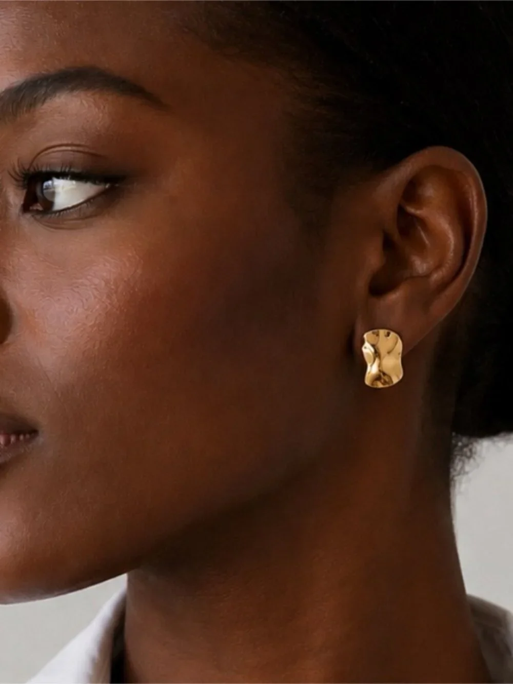 New! Gold Wave Coin Post Earrings (1019) NWOT